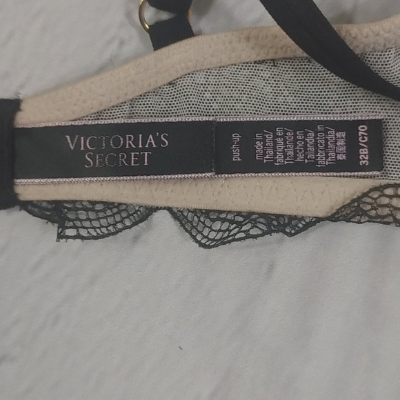 Victoria's Secret Push-up Bra 32B - Picture 5 of 6